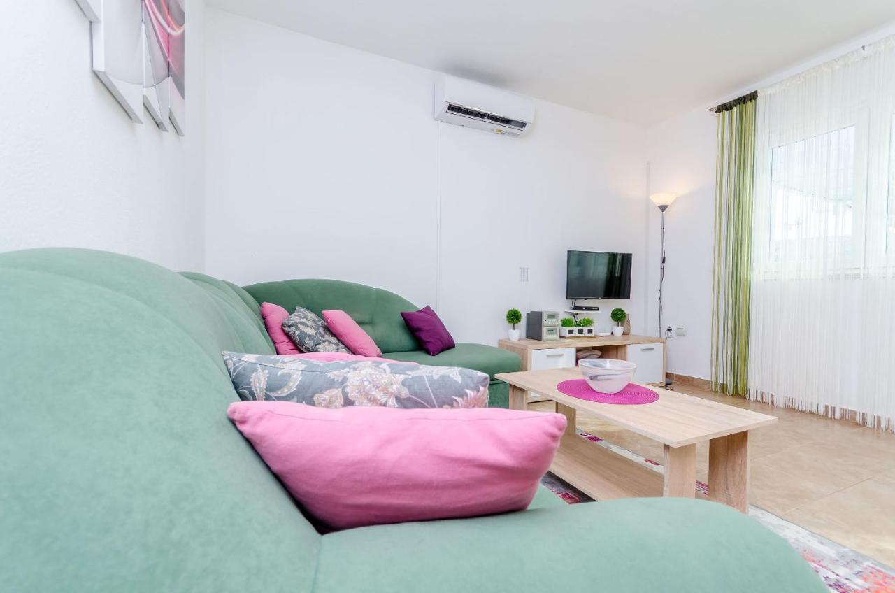 Apartment Snjezana Marina Esterno foto